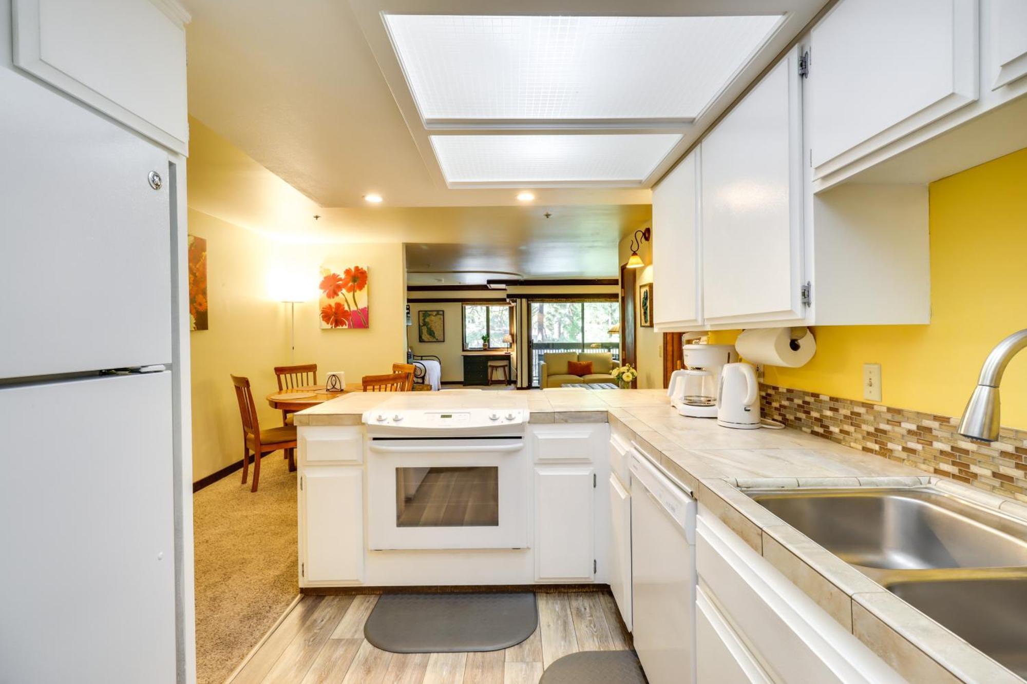 Incline Village Condo With Balcony 1 Mi To Trail! Exterior photo