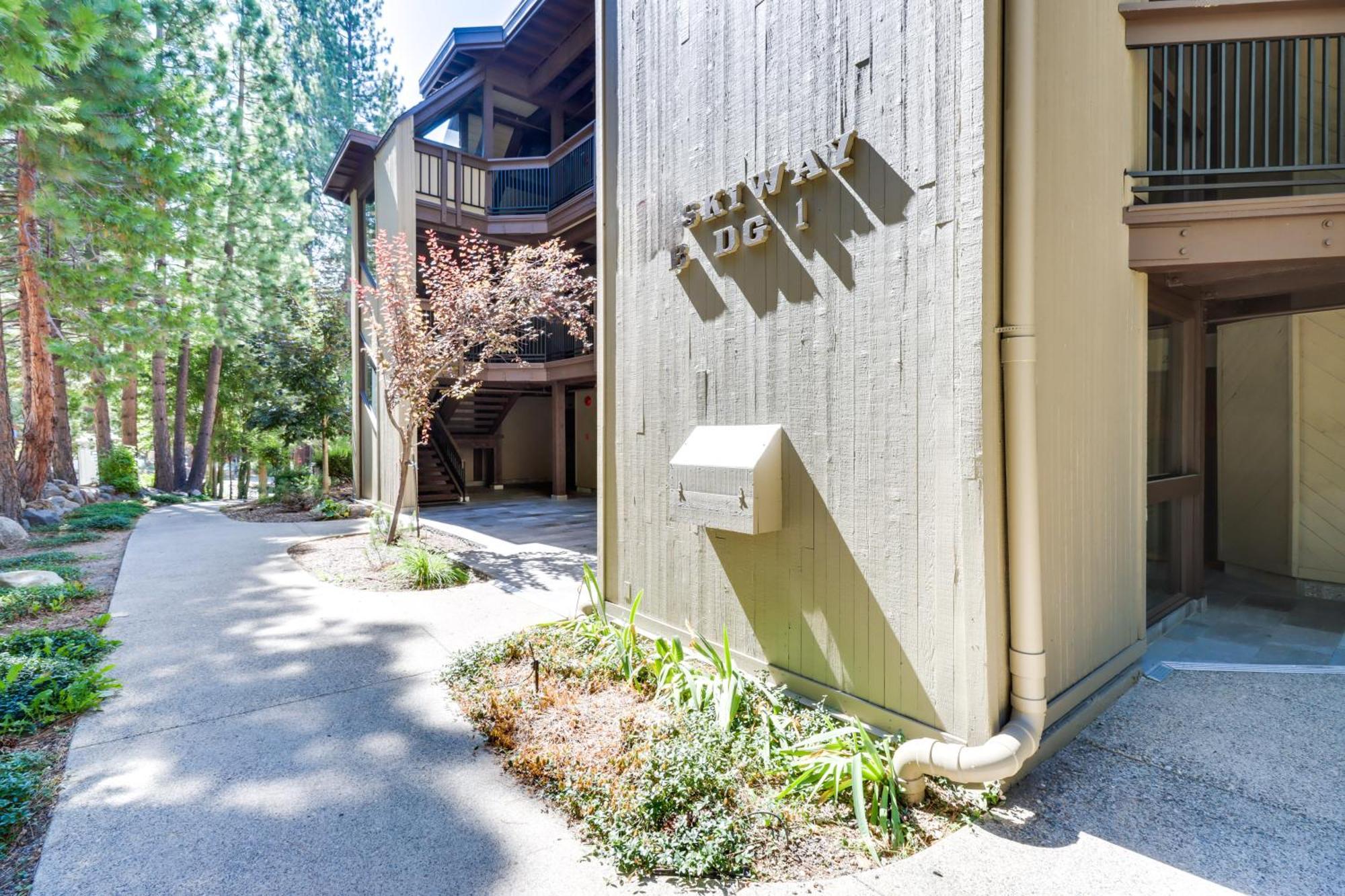 Incline Village Condo With Balcony 1 Mi To Trail! Exterior photo